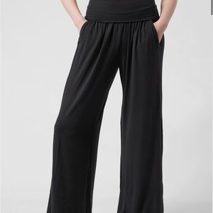 ATHLETA WIDE LEG STUDIO PANTS SIZE MP